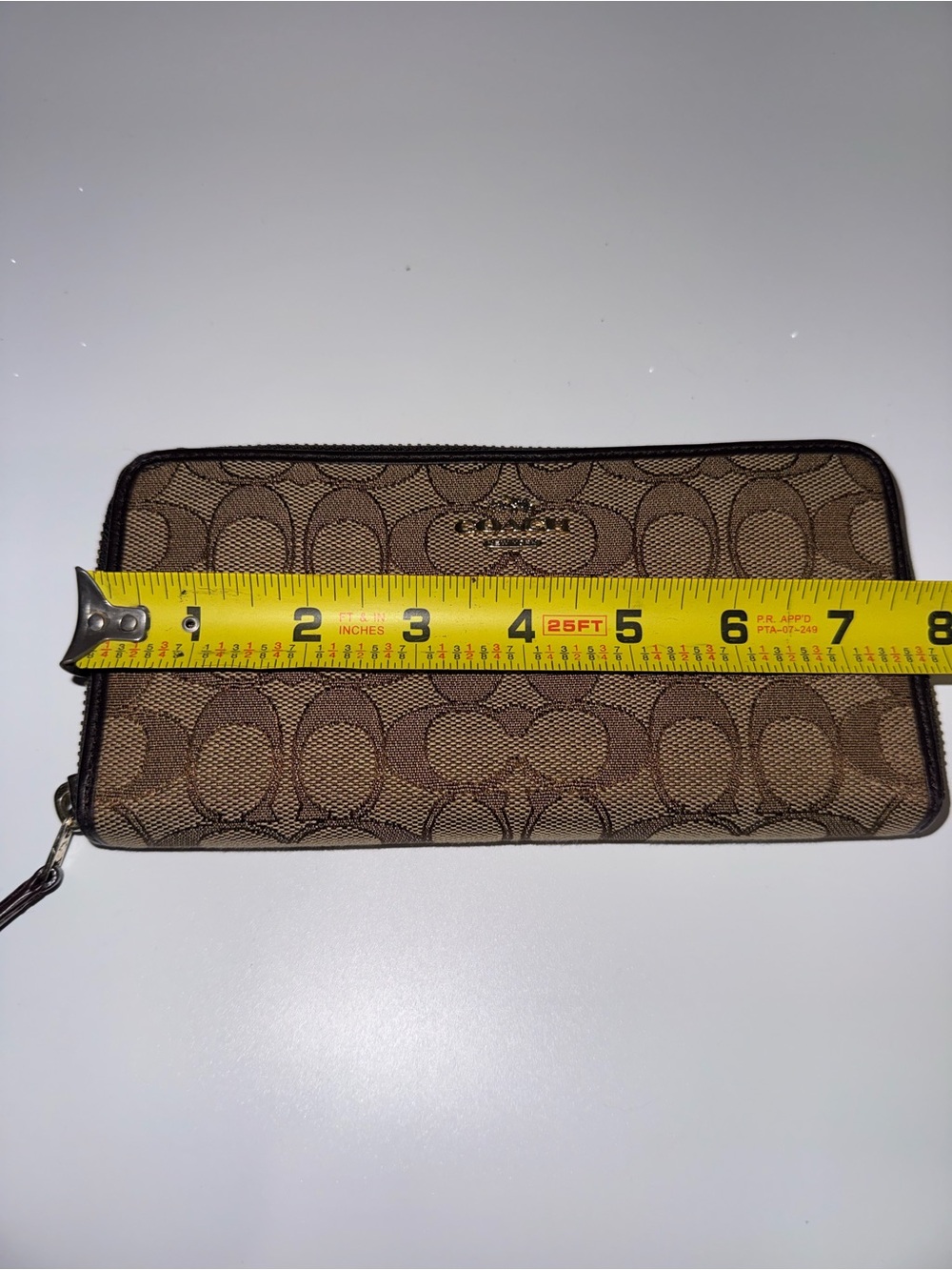 Coach F54633 Outline Signature Accordion Zip Wallet like new - Picture 10 of 11